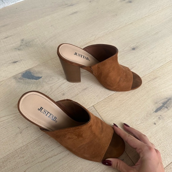 Brown heeled mules - Picture 6 of 6